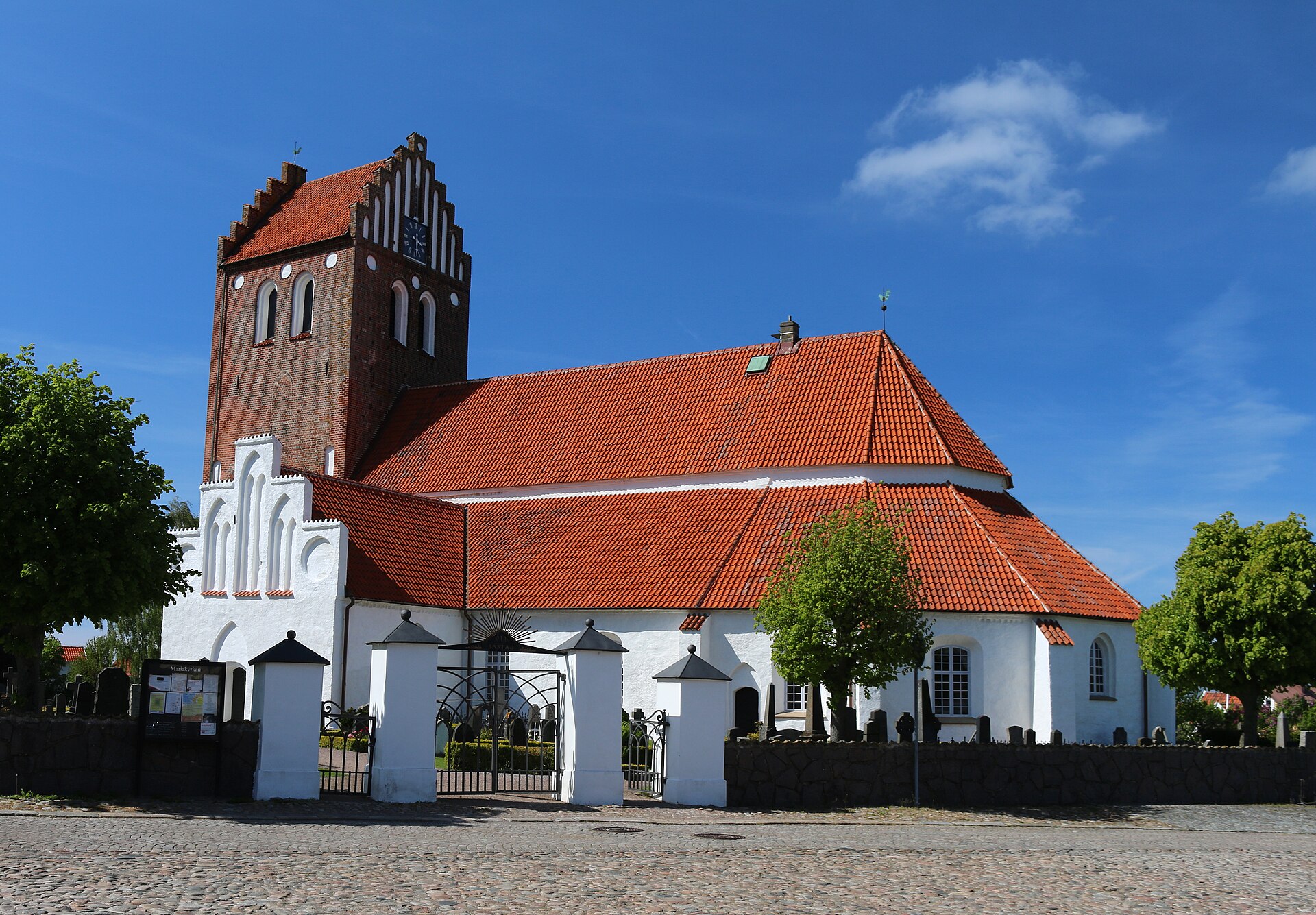 Mariakyrkan i Båstad, medeltida kyrka på Bjäre.