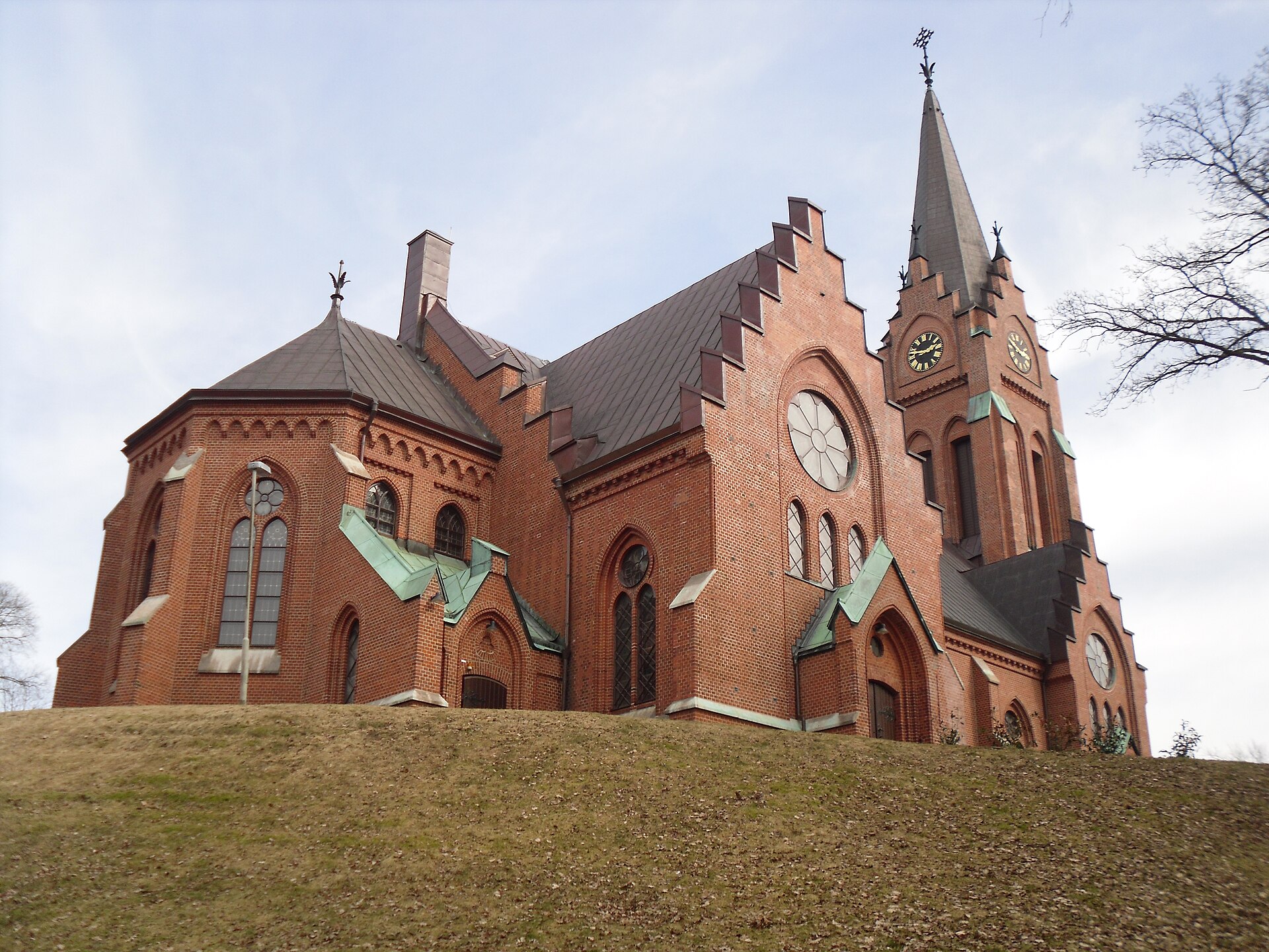 Fässbergs kyrka i Mölndal, tegelkyrka sett från nordost.
