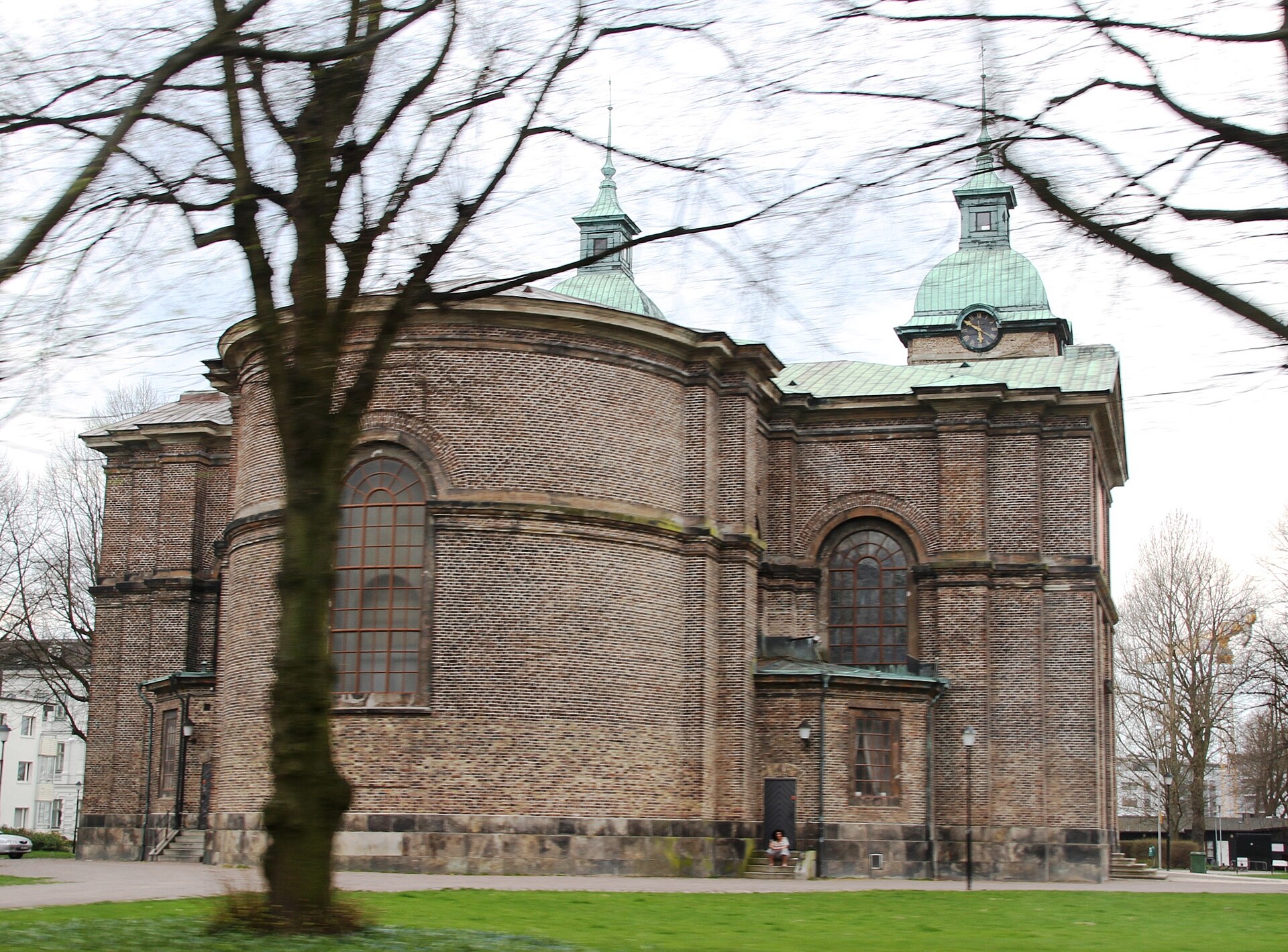 Sofia Albertina kyrka i Landskrona, tegelkyrka med torn.