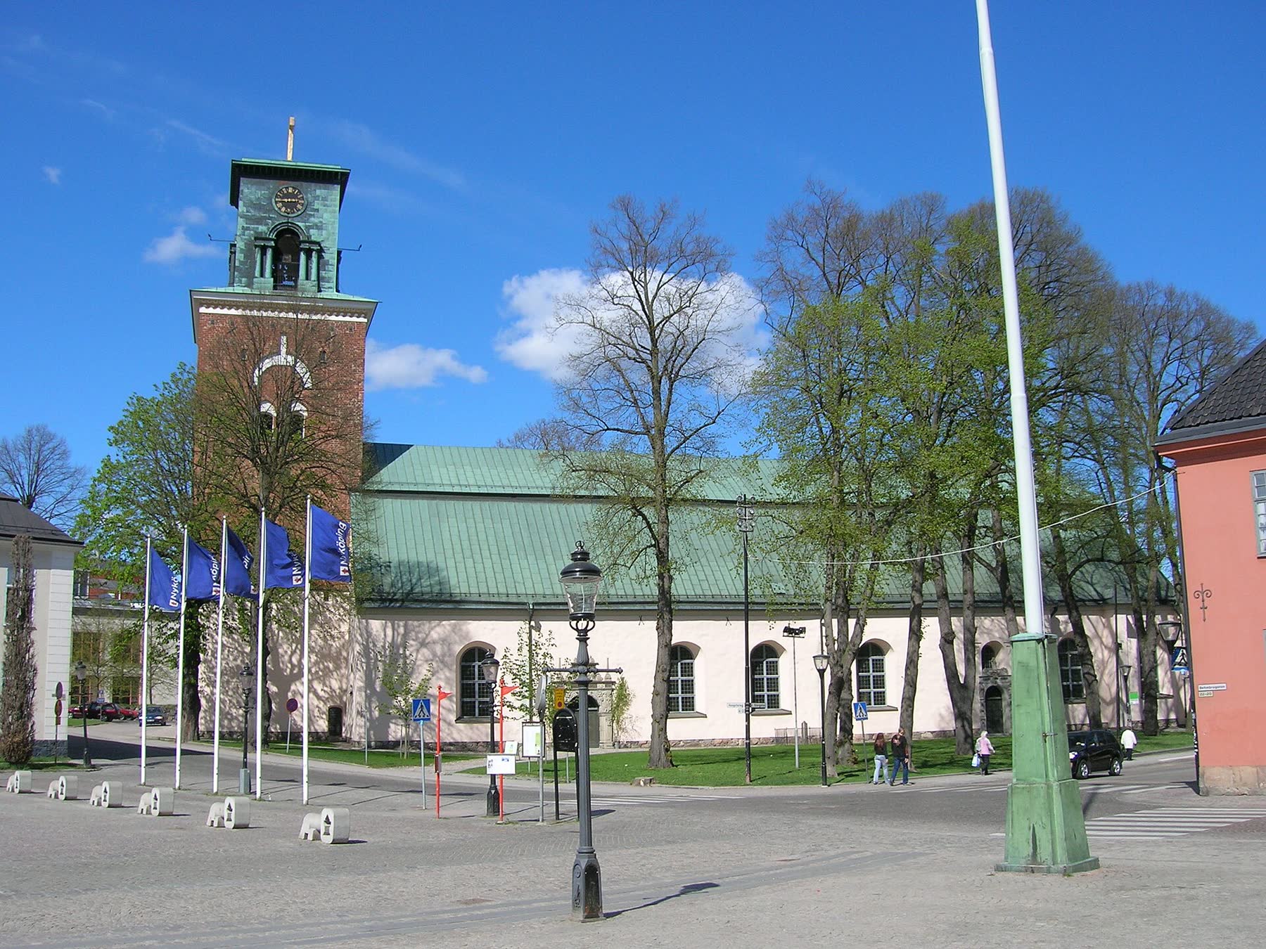 Sankt Nicolai kyrka i Nyköping, sedd från Stora torget.