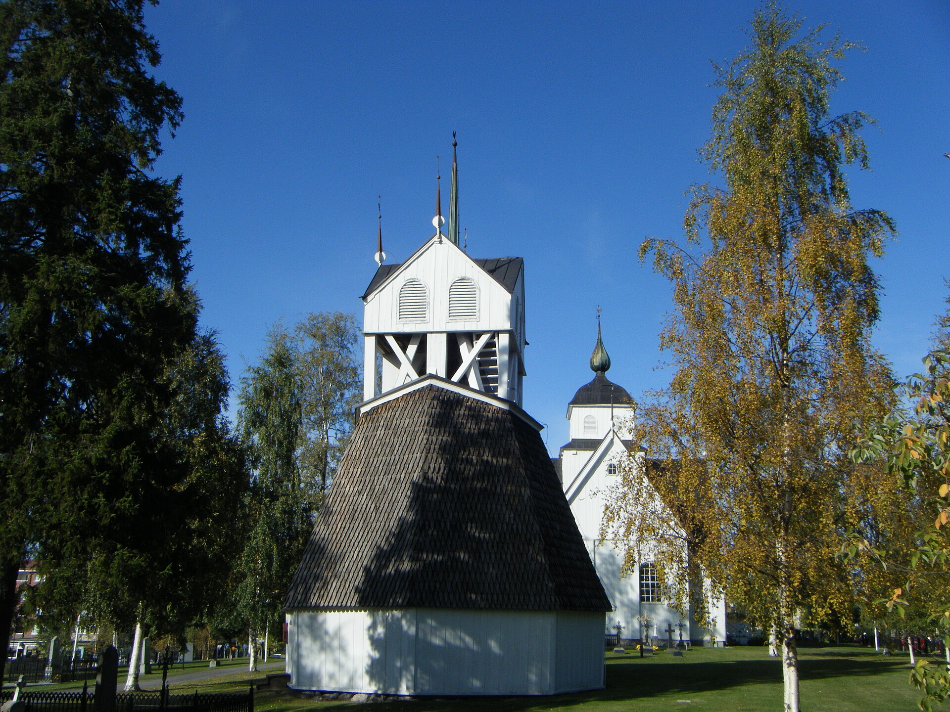 Piteå stadskyrka, stadens kyrka vid torget.