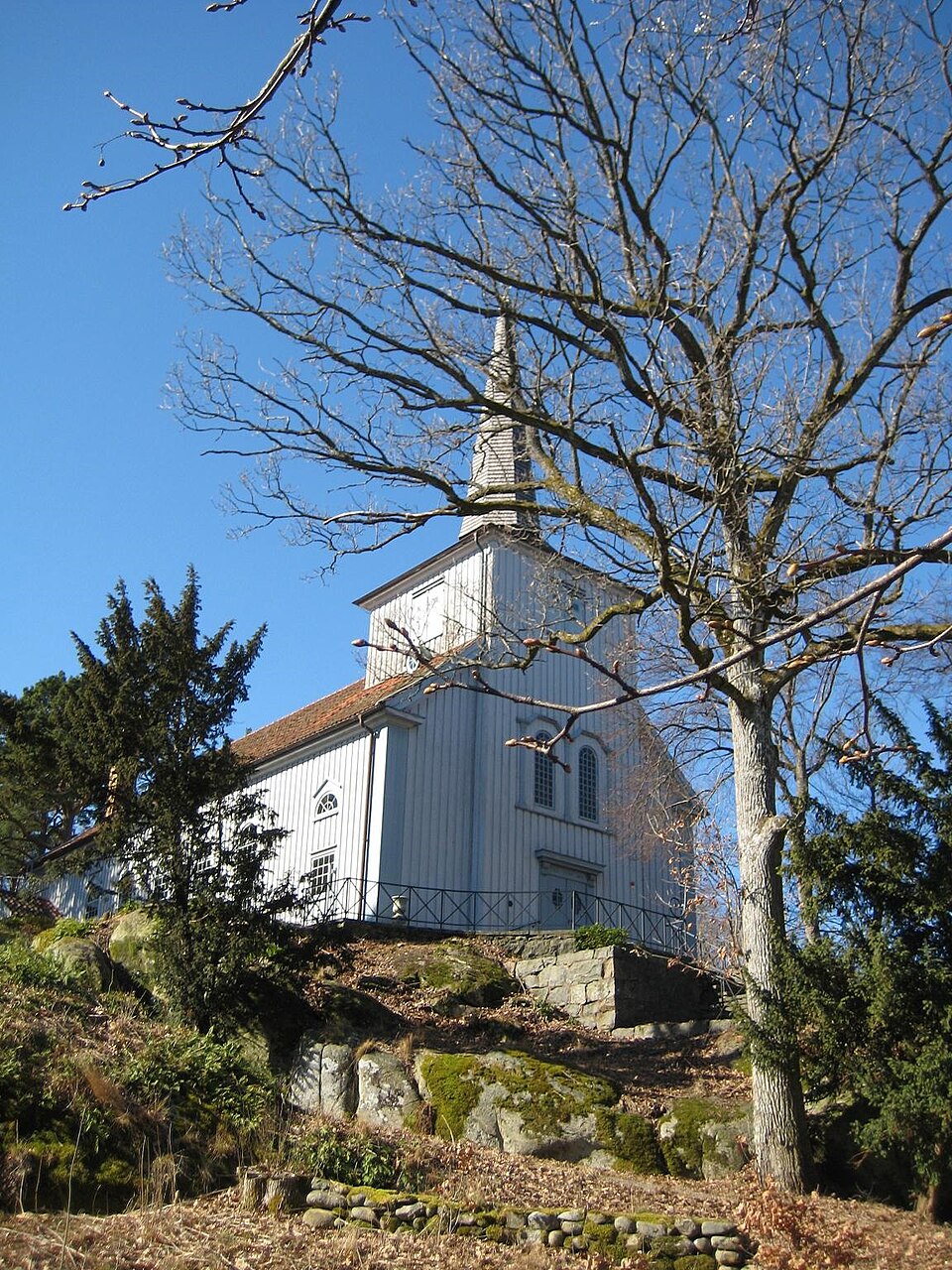 Särö kyrka, träkyrka vid viken.