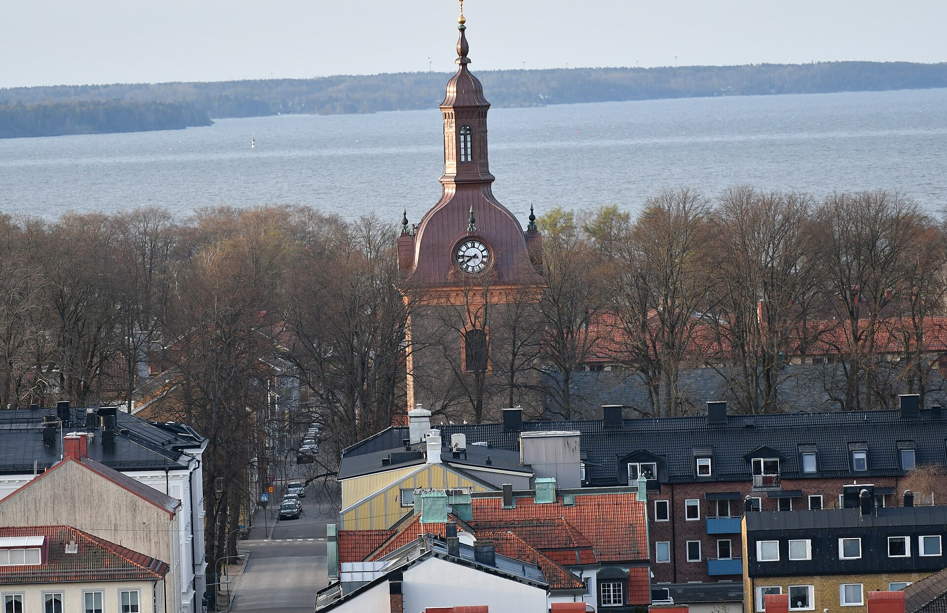 Vänersborgs kyrka, stadskyrka mot Vänern.